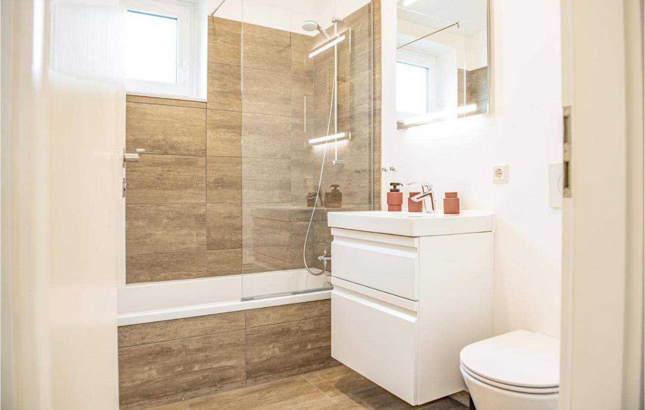Amazing Home In Lembruch-Duemmer See With Kitchen 外观 照片