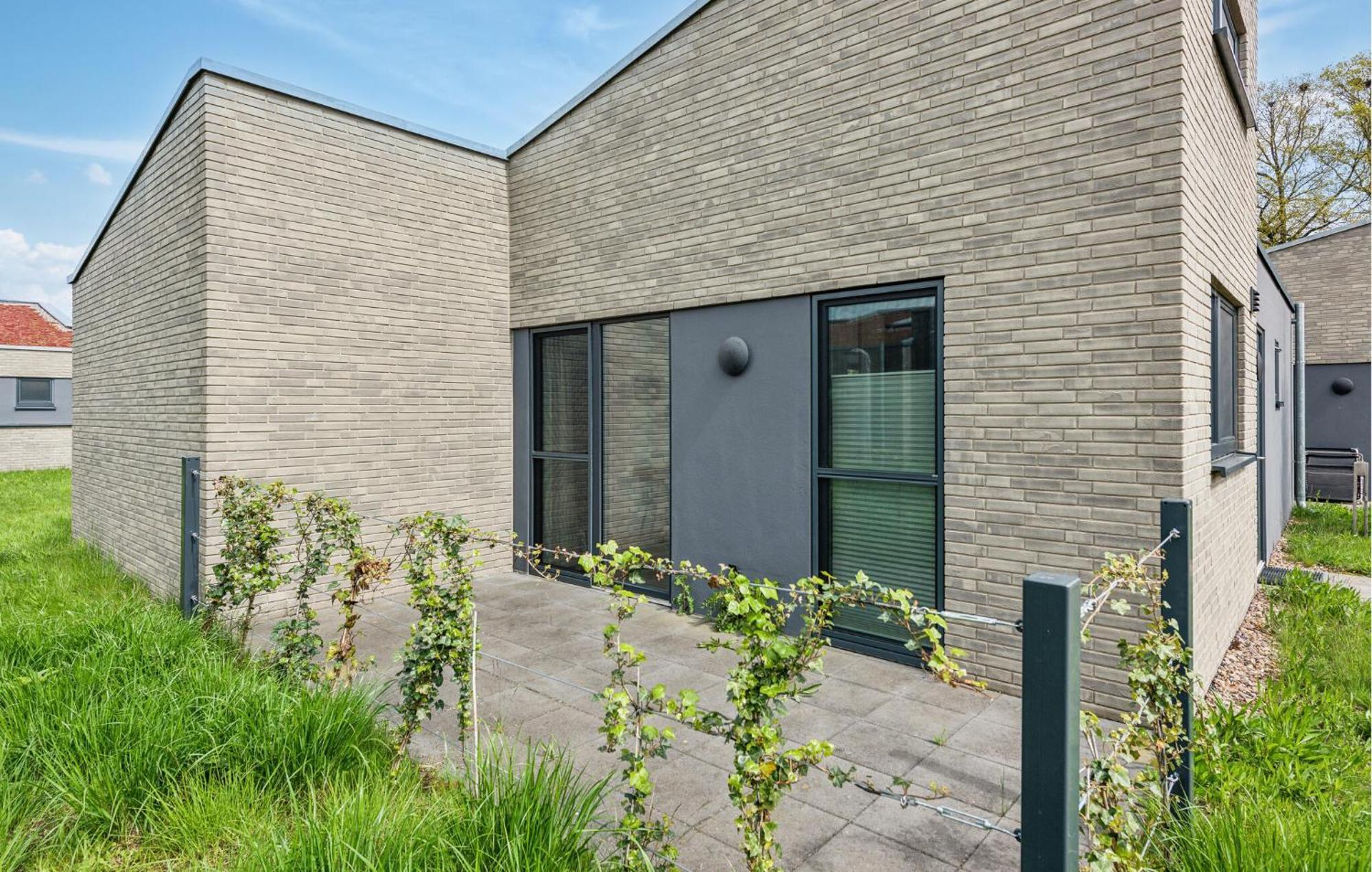 Amazing Home In Lembruch-Duemmer See With Kitchen 外观 照片
